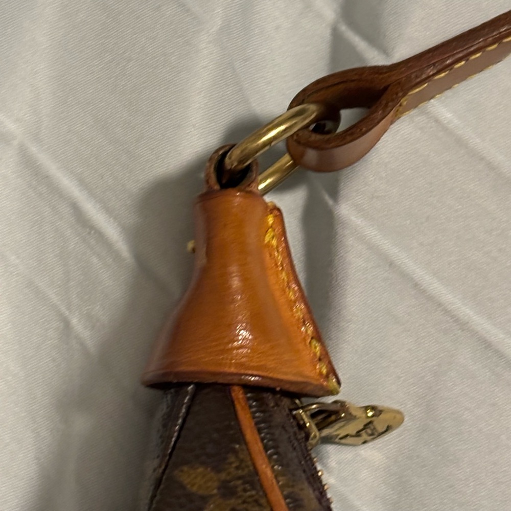 LOUIS VUITTON Monogram Boulogne 30 Shoulder Bag - Picture 13 of 15